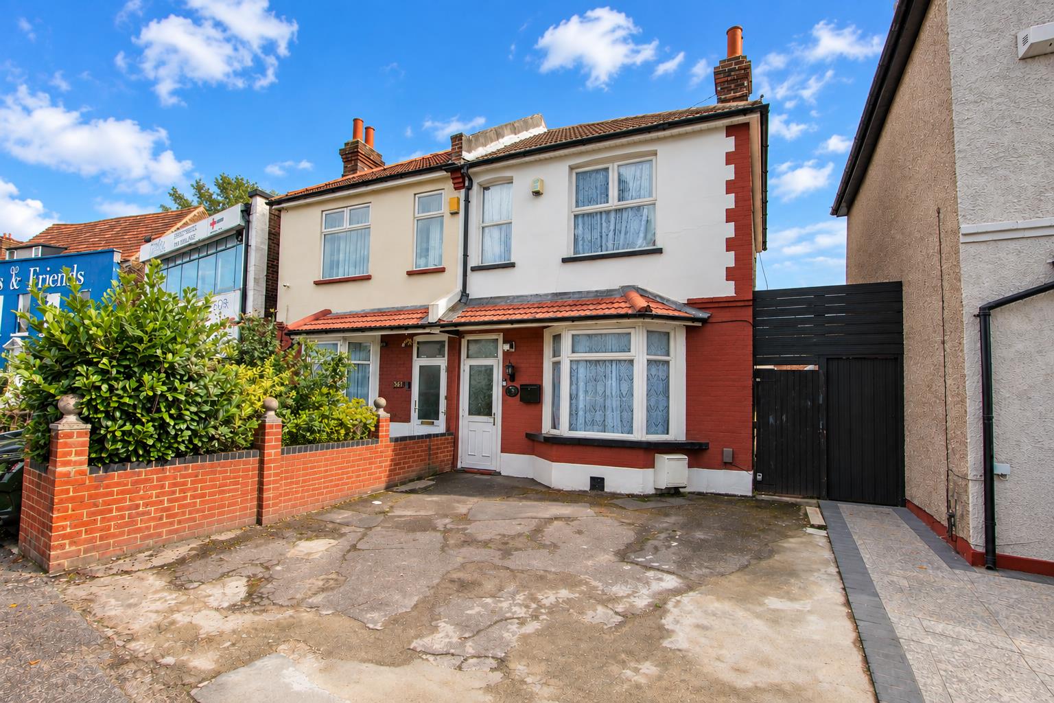 3 bed property in Purley Way, Croydon